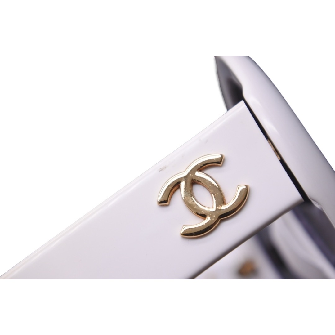 CHANEL - Chanel シャネル サングラス ロゴ 白 ココマーク CHANEL - Chanel シャネル サングラス ロゴ 白 ココマーク