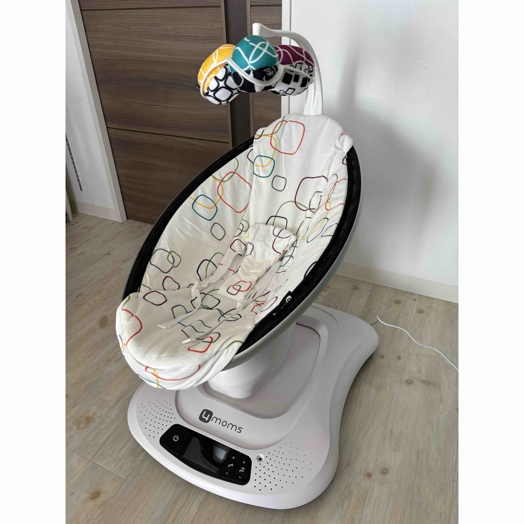 4moms(フォーマムズ)の【きらきら様専用】4moms mamaRoo4.0 電動バウンサー キッズ/ベビー/マタニティの寝具/家具(その他)の商品写真