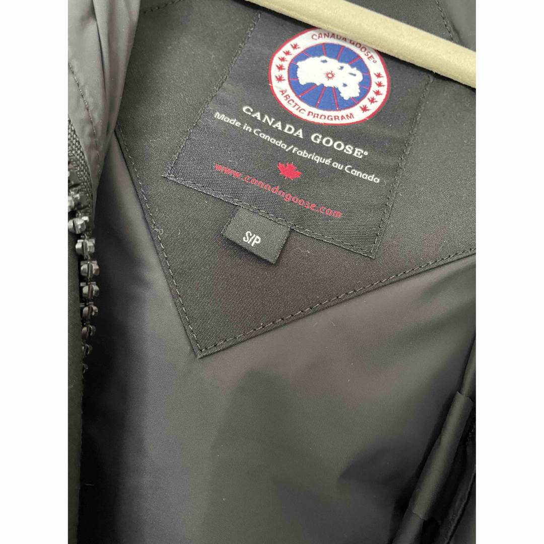 CANADA GOOSE(カナダグース)の【限定値下げ】カナダグース　マッケンジー　ダウン レディースのジャケット/アウター(ダウンジャケット)の商品写真