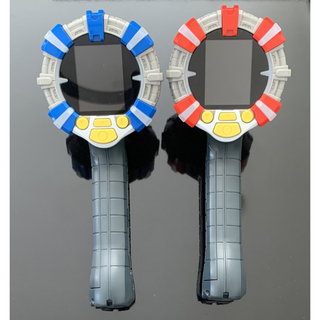 タカラトミーアーツ(T-ARTS)のバーチャルマスターズ 虫スピリッツ(赤・青) ２台セット　虫捕りゲーム(携帯用ゲーム機本体)