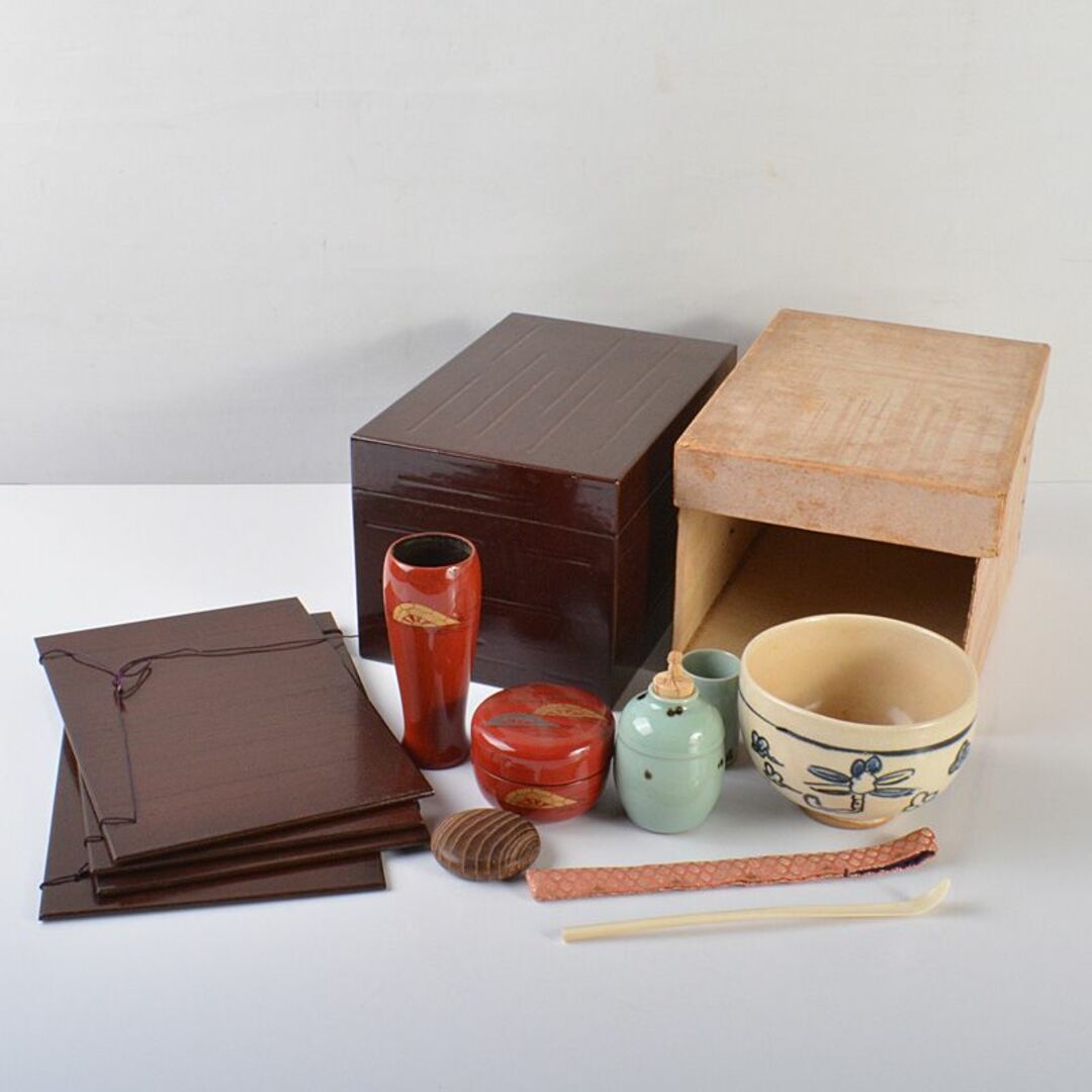 茶道具　漆塗　茶箱　茶碗　茶杓　棗など　八点　一式　V　R6455