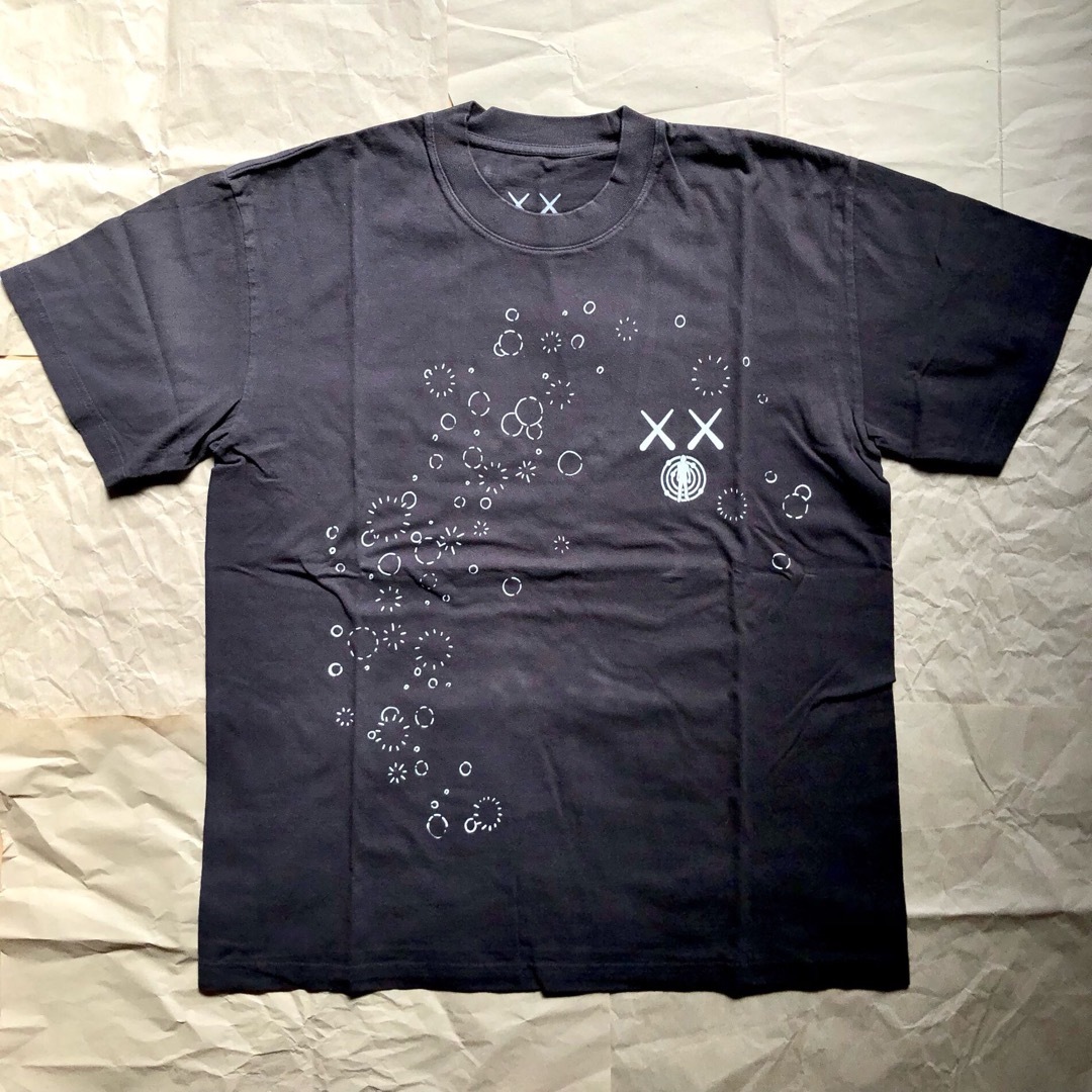 kaws カウズコラボ　KIDCUDI  キッド カディ　半袖　Tシャツ　発光Tシャツ/カットソー(半袖/袖なし)