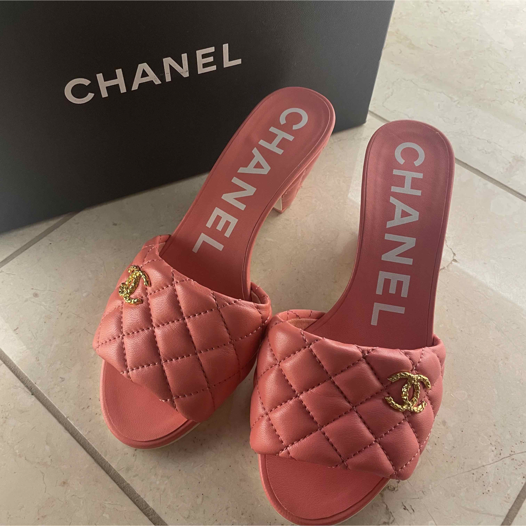 CHANEL(シャネル)のCHANEL/サンダル/ミュール/35 1/2 レディースの靴/シューズ(サンダル)の商品写真