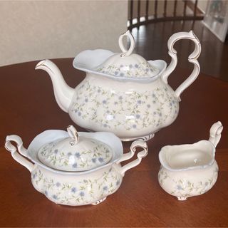 ロイヤルアルバート(ROYAL ALBERT)の【未使用美品】ロイヤルアルバート★キャロライン★ティーポット　セット(食器)