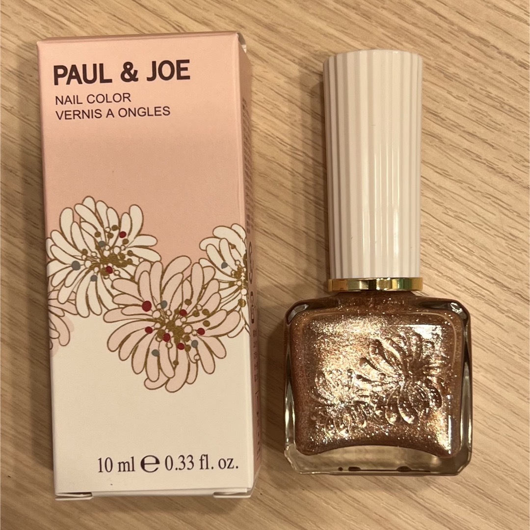 PAUL & JOE(ポールアンドジョー)のPaul&JOE(ポールアンドジョー) ネイルカラー04★新品未使用★ コスメ/美容のネイル(マニキュア)の商品写真