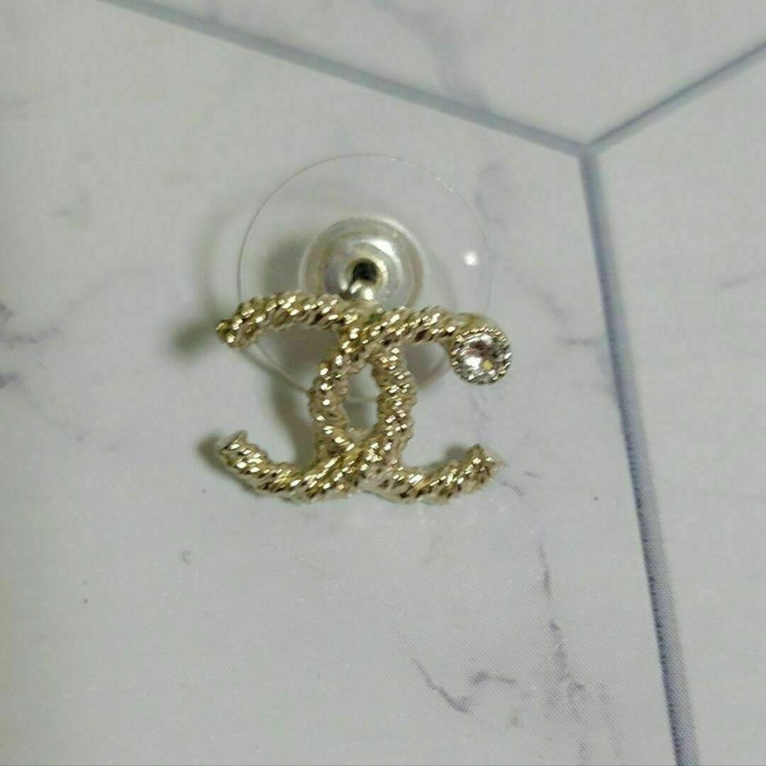 CHANEL - CHANEL ココマーク ゴールド キラキラ ビジュー ピアス 片耳