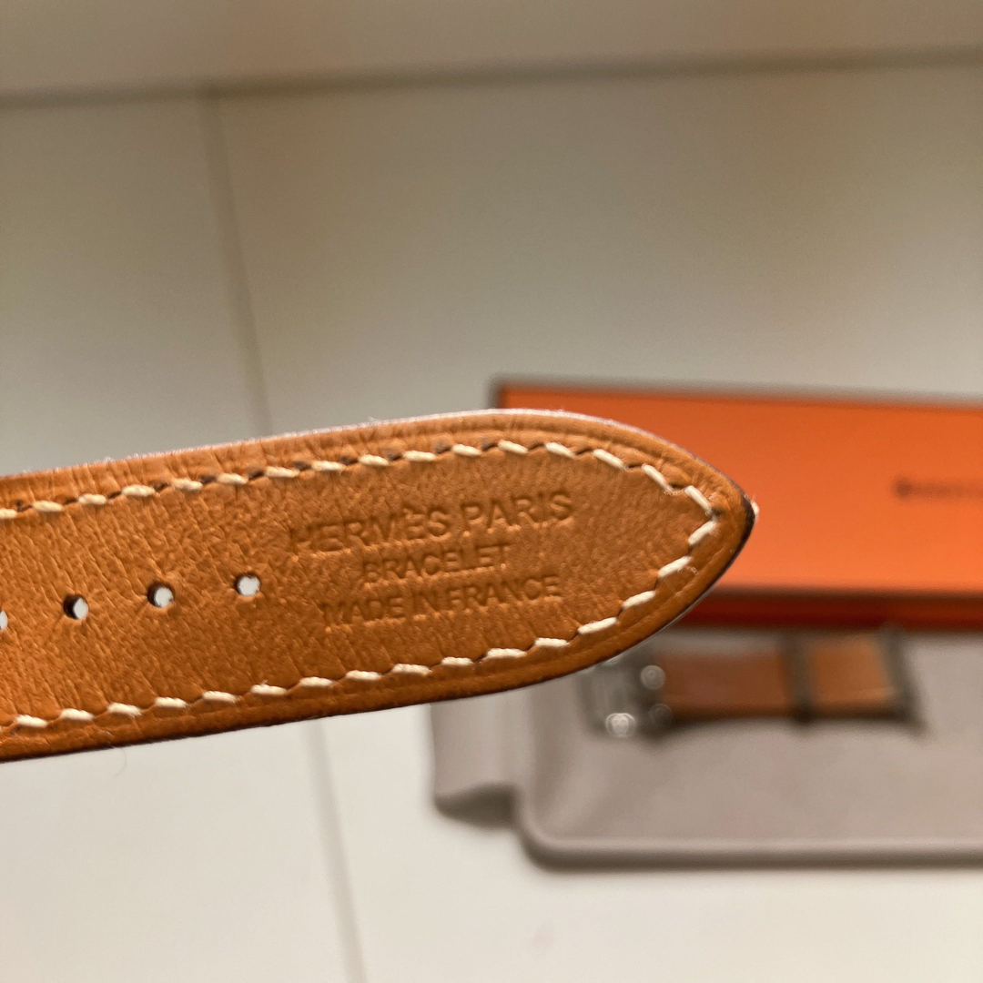 Hermes(エルメス)のHERMES AppleWatch レザーストラップ シンプルトゥール  メンズの時計(レザーベルト)の商品写真