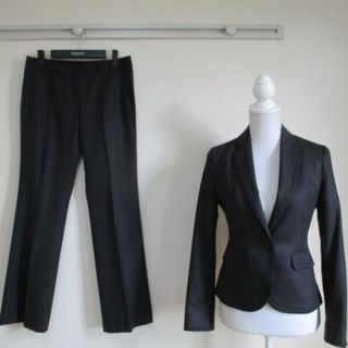 スーツカンパニー(THE SUIT COMPANY)のスーツカンパニー 濃紺 ネイビー パンツスーツ 38 40 美品 秋冬(スーツ)