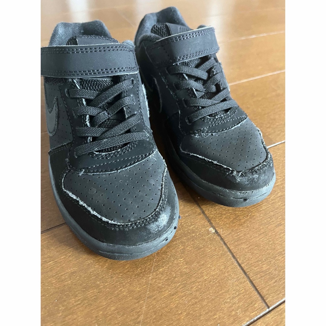 NIKE(ナイキ)のNIKE キッズ　スニーカー キッズ/ベビー/マタニティのキッズ靴/シューズ(15cm~)(スニーカー)の商品写真