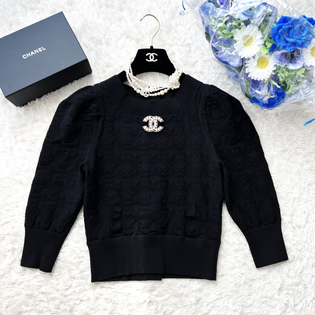 CHANEL(シャネル)の未使用　CHANEL シャネル　ノーカラー  ジャケット　セーター　グリポア レディースのジャケット/アウター(ノーカラージャケット)の商品写真