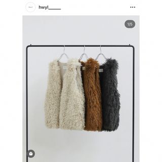 トゥデイフル(TODAYFUL)のhwyl Eco Fur Vest エコ ファー ベスト 試着のみ アイボリー(ベスト/ジレ)