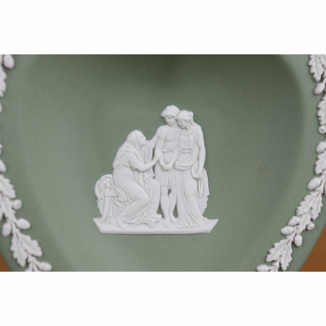 WEDGWOOD(ウェッジウッド)のウェッジウッド　ジャスパー　セージグリーン　ハートトレイ　ピンディッシュ　小皿 インテリア/住まい/日用品のインテリア小物(小物入れ)の商品写真