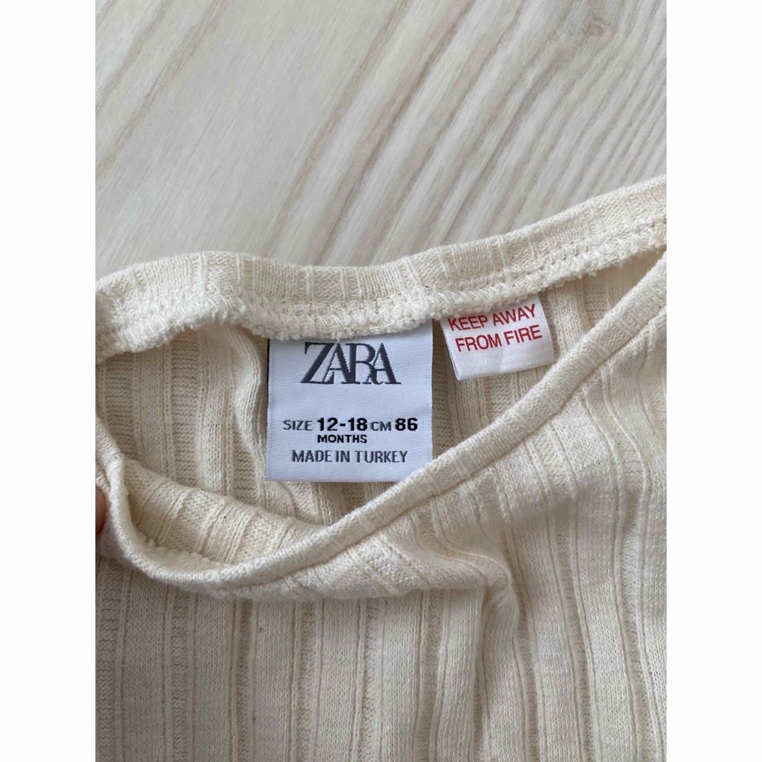 ZARA KIDS(ザラキッズ)のZARA トップス キッズ/ベビー/マタニティのベビー服(~85cm)(シャツ/カットソー)の商品写真