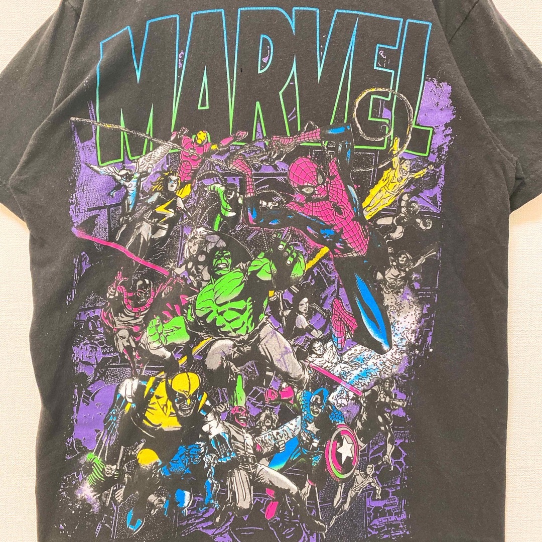 MARVEL(マーベル)のUS古着　マーベル　半袖Tシャツ　ビッグプリント　キャラクター大集合　男女兼用 メンズのトップス(Tシャツ/カットソー(半袖/袖なし))の商品写真