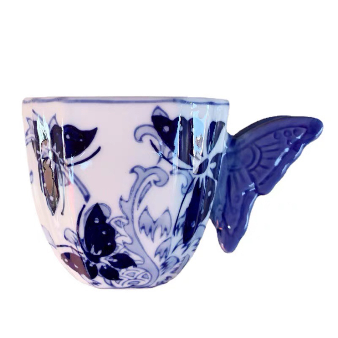 中国茶器　景徳鎮　手描き　茶杯　コーヒーカップ　女性ぴったり　青花磁　蝶々　４点