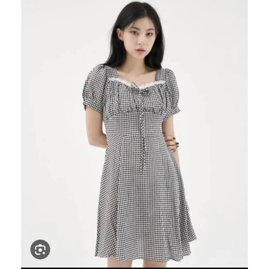 STYLENANDA(スタイルナンダ)のHEART NECK GINGHAM CHECK MINI ONEPIECE レディースのワンピース(ひざ丈ワンピース)の商品写真