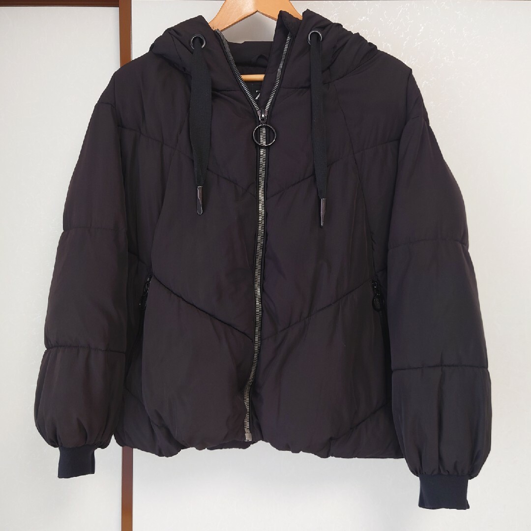 ZARA(ザラ)のZARA 撥水加工入り パフジャケット ブラック レディースのジャケット/アウター(ダウンジャケット)の商品写真