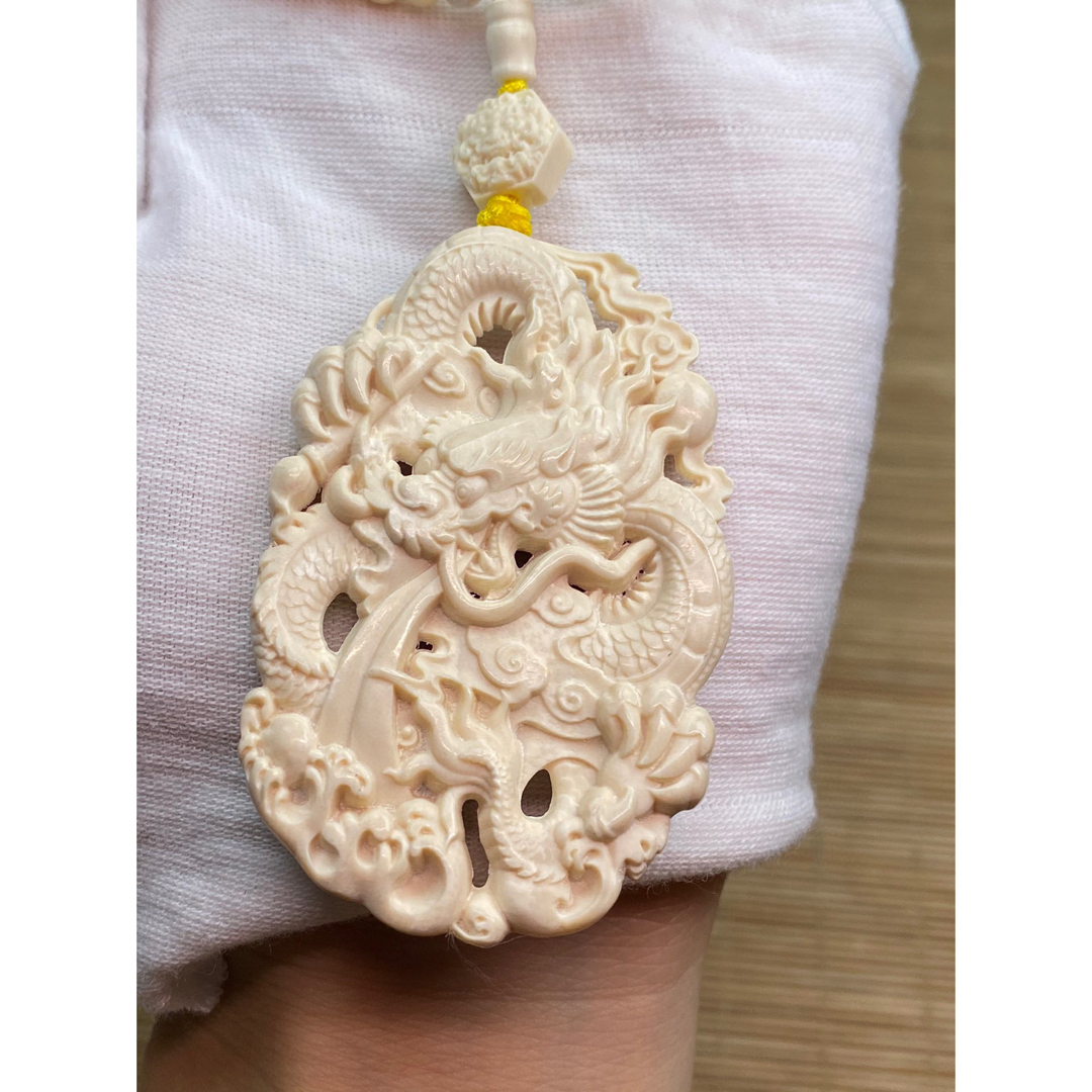 天然マンモス牙精巧な手作り彫刻龍札 ネックレス-