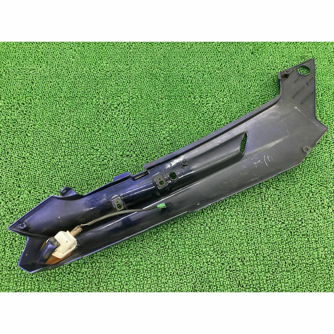 ZZ-R250 シートカウル 左 青M 36001-1443 カワサキ 純正 中古 バイク 部品 EX250H ZZR250 シートカウル ウインカー  ペイント素材に 車検 Genuine:22320627