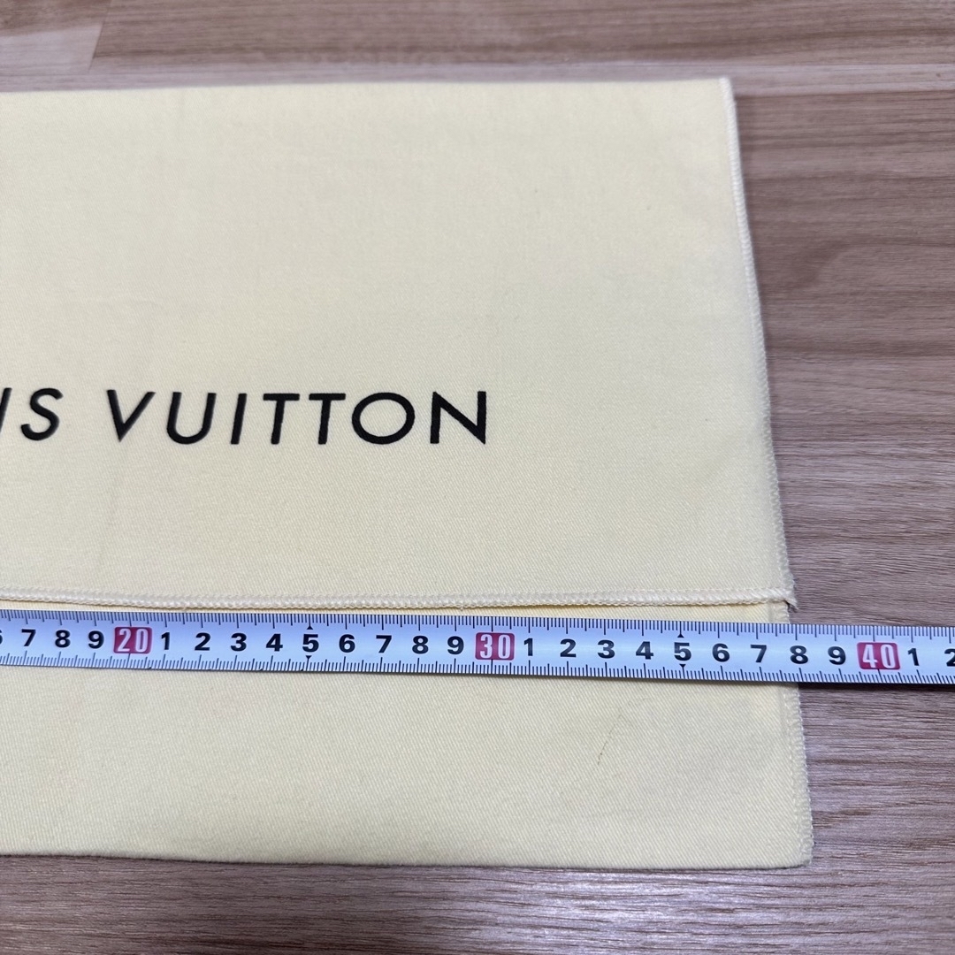 LOUIS VUITTON(ルイヴィトン)の美品◎LOUIS VUITTON ルイヴィトン 保存袋 巾着　2枚セット レディースのバッグ(ショップ袋)の商品写真