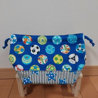 サッカー柄　お弁当袋　ハンドメイド(ランチボックス巾着)