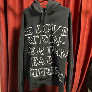 シュプリーム(Supreme)の美品　Supreme Stronger Than Fear Hooded 黒(パーカー)