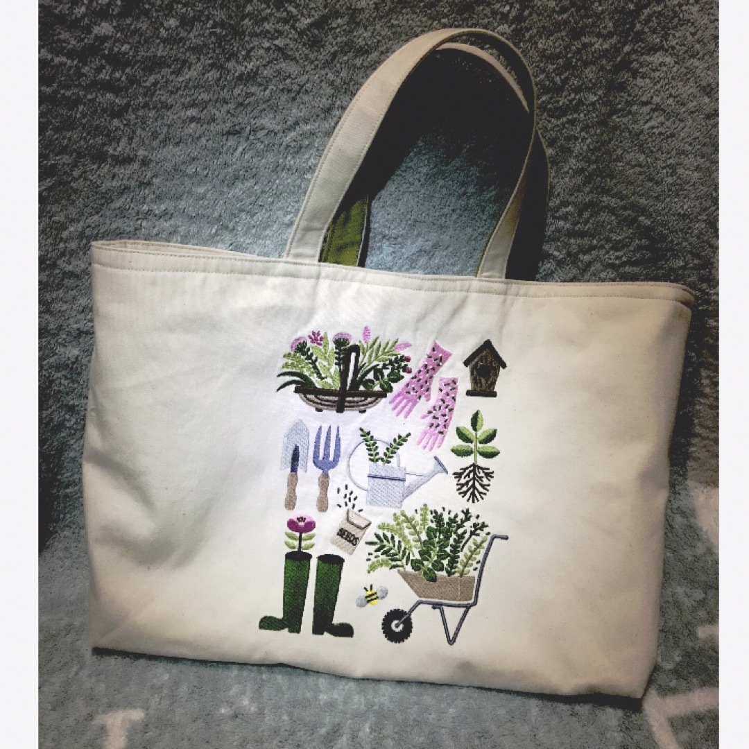 Garden work　庭仕事　樋口愉美子　刺繍のトートバッグ　帆布11号　生成