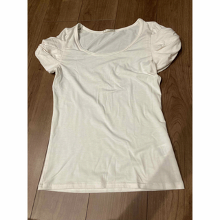 ファボリ(FAVORI)の袖リボン　白T(Tシャツ(半袖/袖なし))