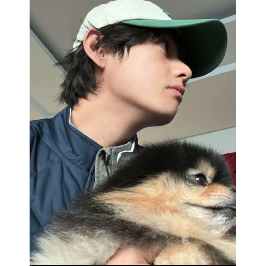 【emis】エミス キャップ 帽子 ベージュ× 緑 BTS テテ着用 【emis】エミス キャップ 帽子 ベージュ× 緑 BTS テテ着用