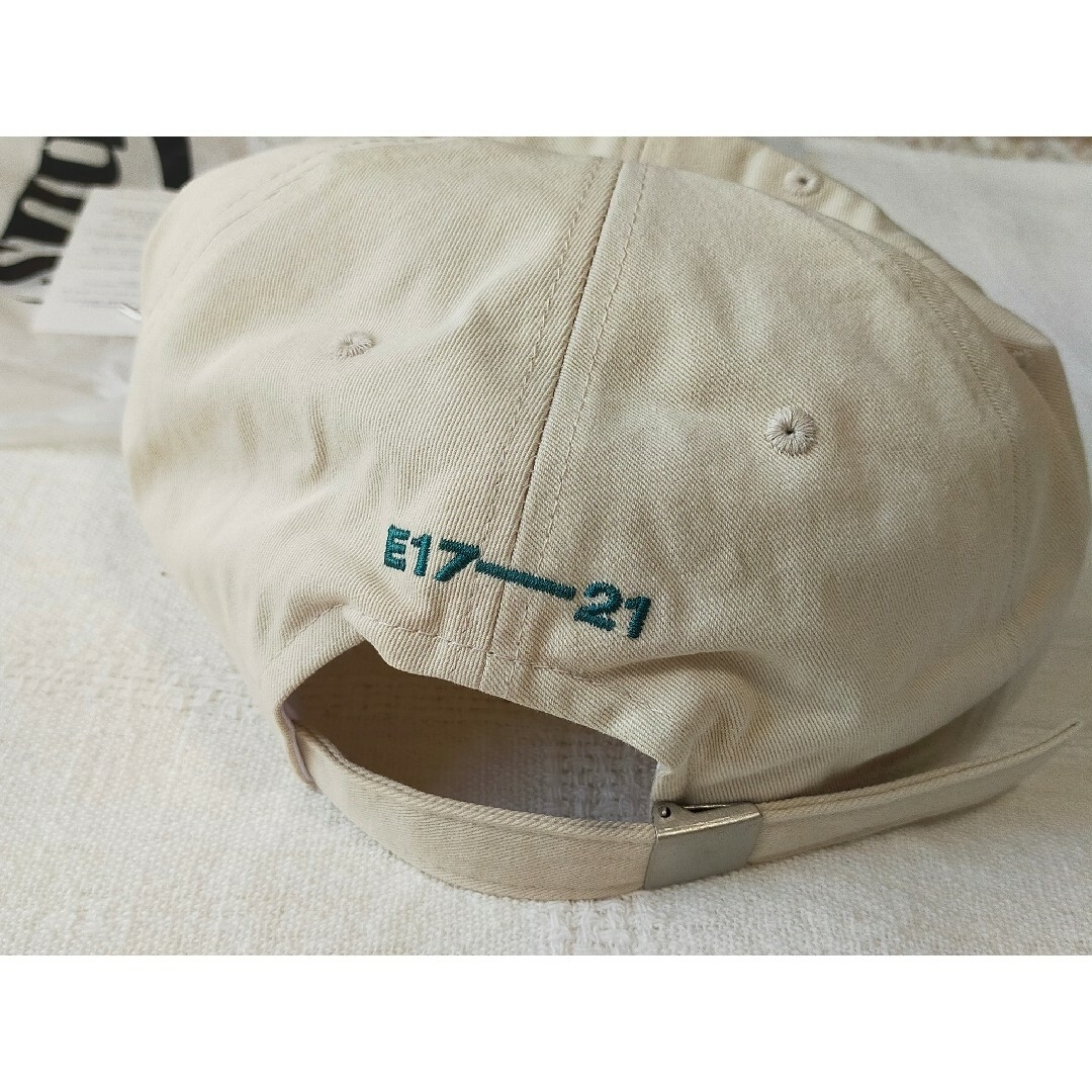 【emis】エミス キャップ 帽子 ベージュ× 緑 BTS テテ着用 【emis】エミス キャップ 帽子 ベージュ× 緑 BTS テテ着用