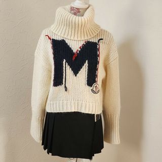 モンクレール(MONCLER)の美品　モンクレール　ワッペン　ニット　タートルネック　セーター(ニット/セーター)