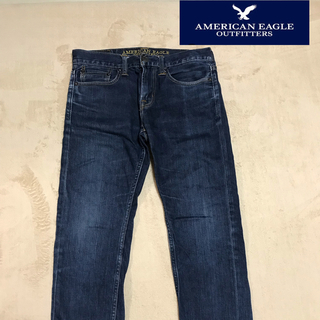 AMERICAN EAGLE OUTEITTERS【4】ジーンズ　ダメージ　紺色