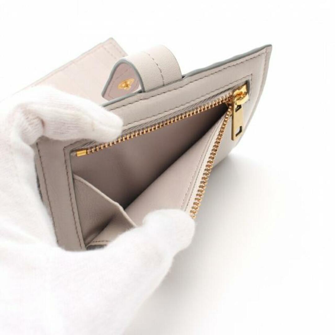 J&M DAVIDSON(ジェイアンドエムデヴィッドソン)のLOSANGE FOLD WALLET 二つ折り財布 レザー グレーベージュ レディースのファッション小物(財布)の商品写真