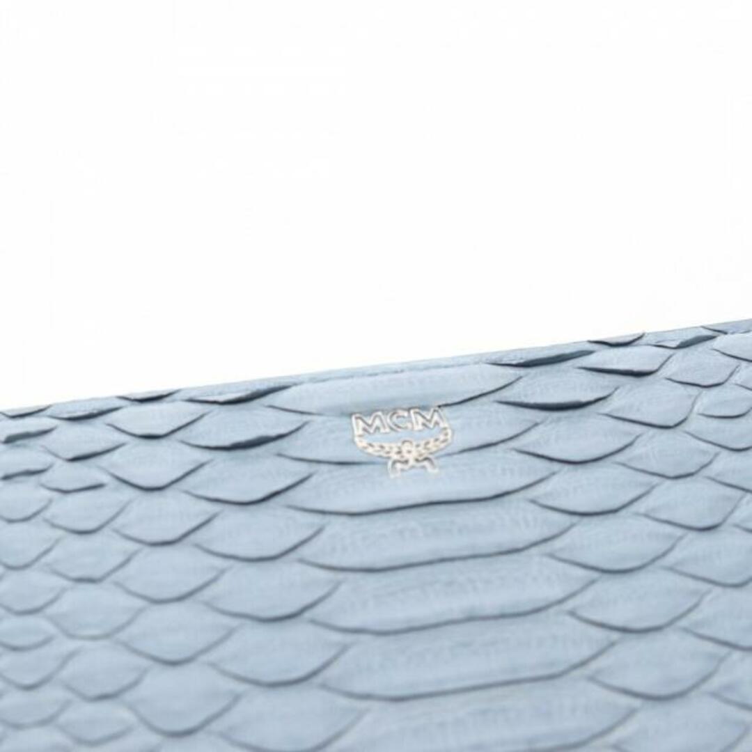 MCM(エムシーエム)の ラウンドファスナー長財布 パイソン ライトブルー ロゴ レディースのファッション小物(財布)の商品写真