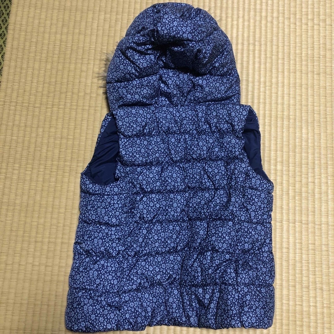 GAP(ギャップ)のGAPダウンベスト キッズ/ベビー/マタニティのキッズ服女の子用(90cm~)(ジャケット/上着)の商品写真