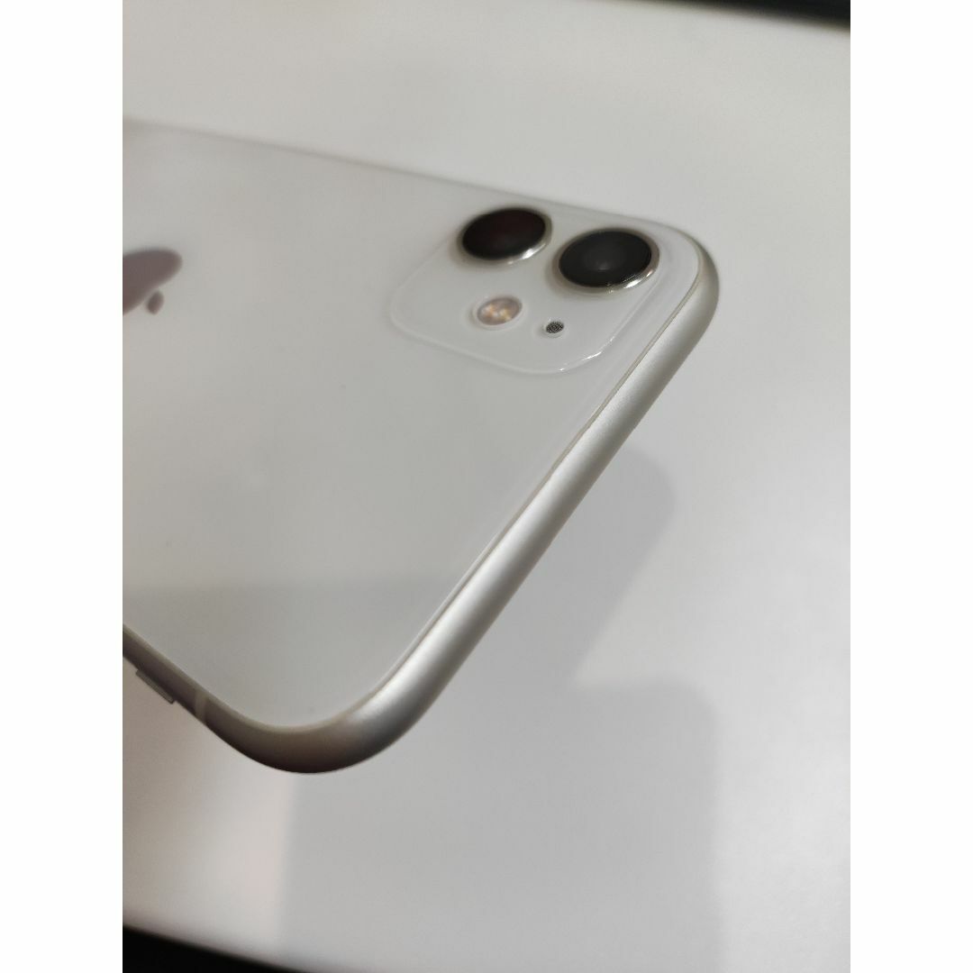 iPhone11 64GB　ホワイト SIMフリー 　美品 4