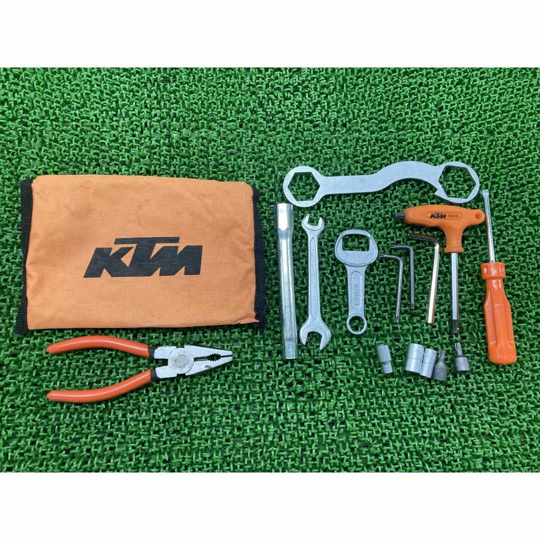 車載工具 KTM 純正  バイク 部品 ツールキット 修復素材に 機能的問題なし 品薄 希少品 車検 Genuine:22315541