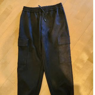 ザラ ワークパンツ/カーゴパンツ(レディース)(ブラック/黒色系)の