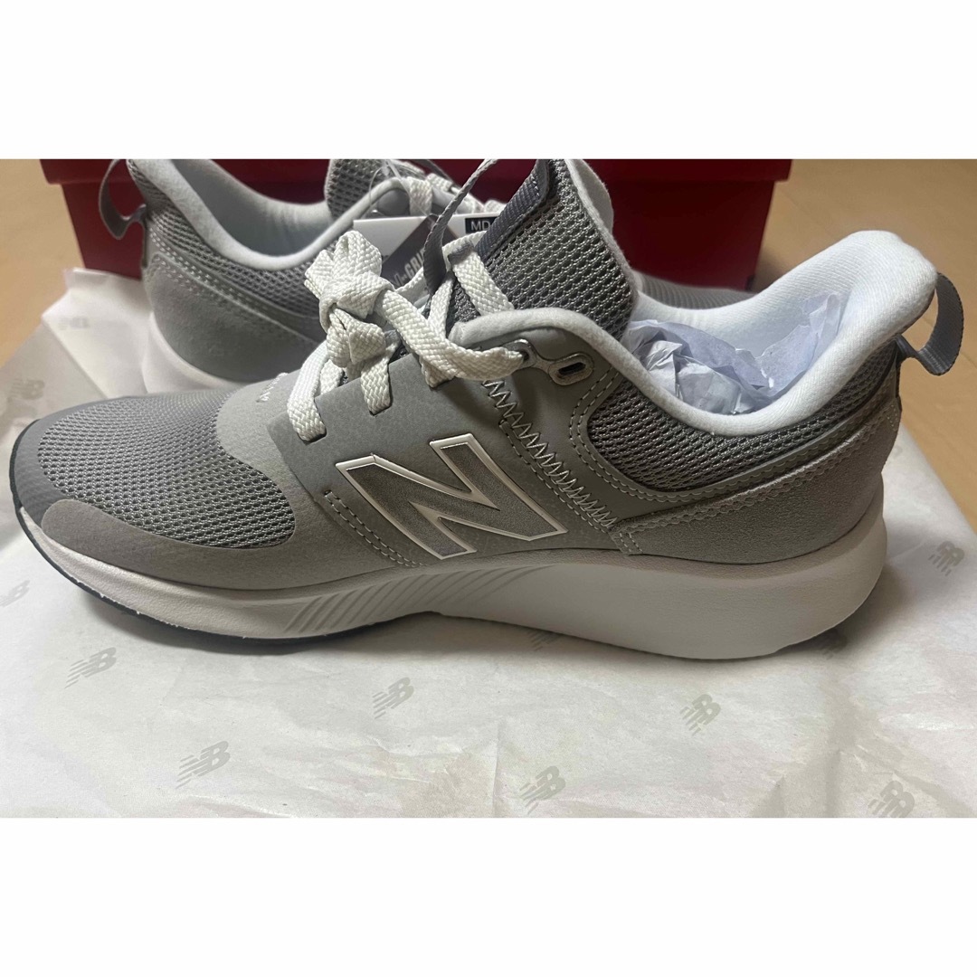 New Balance(ニューバランス)のNew balance 新品未使用 UA900 24.5cm メンズの靴/シューズ(スニーカー)の商品写真