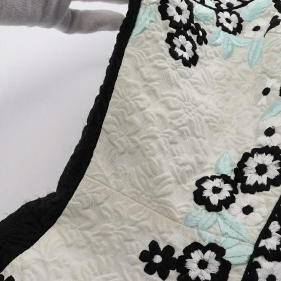 Erdem(アーデム)の ワンピース ノースリーブ フラワー刺繍 ホワイト ブラック ライトブルー エンボス加工 レディースのワンピース(ひざ丈ワンピース)の商品写真