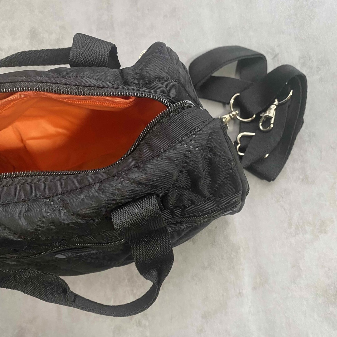 LeSportsac(レスポートサック)の[新品] レスポートサック　BLACK ショルダーバッグ　キルト　旅行トラベル レディースのバッグ(ショルダーバッグ)の商品写真