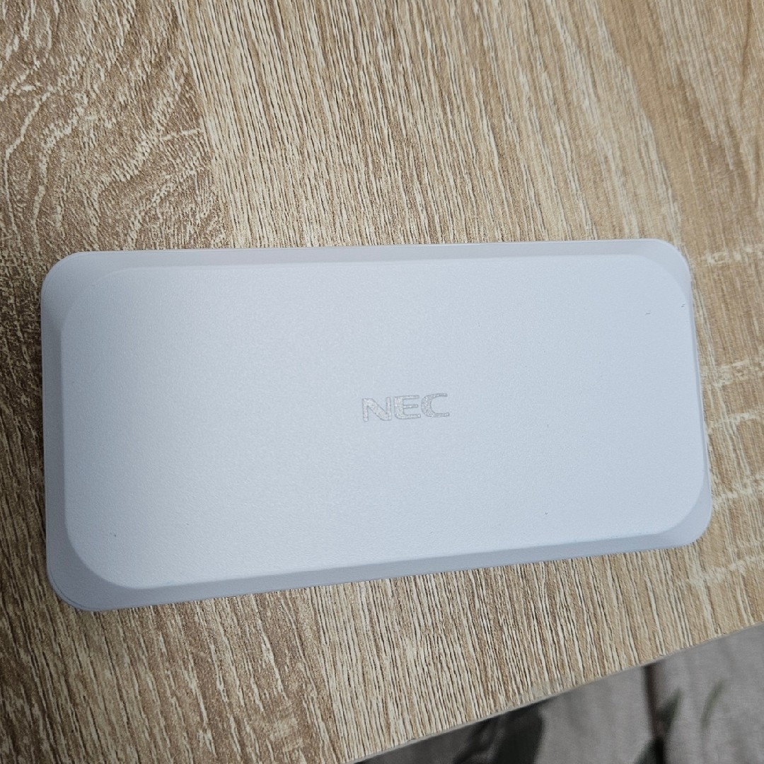 NEC(エヌイーシー)のNEC LTEモバイルルーター PA-MR10LN-SW スマホ/家電/カメラのPC/タブレット(PC周辺機器)の商品写真