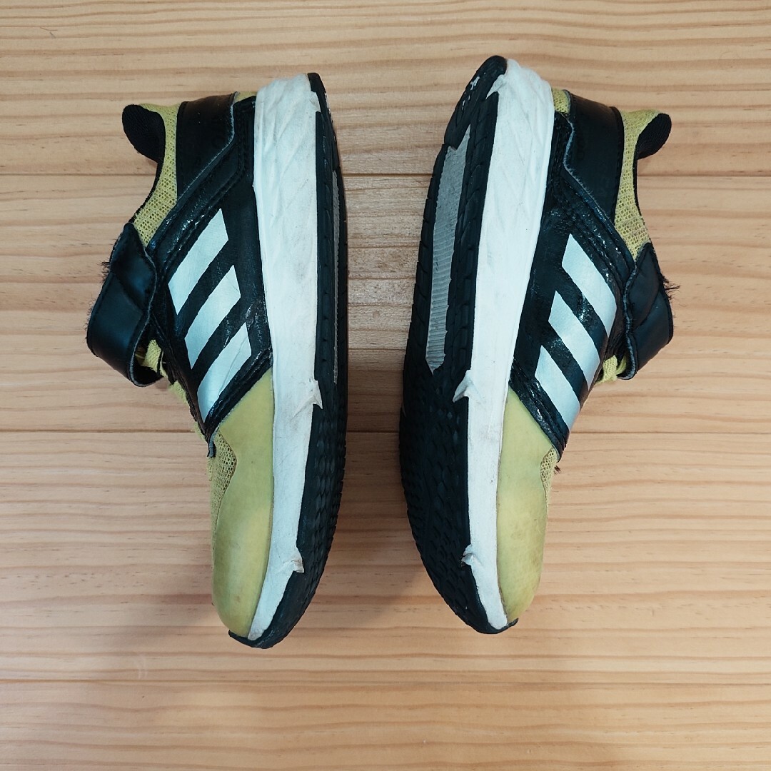 adidas(アディダス)のアディダス　シューズ18.5㌢ キッズ/ベビー/マタニティのキッズ靴/シューズ(15cm~)(スニーカー)の商品写真