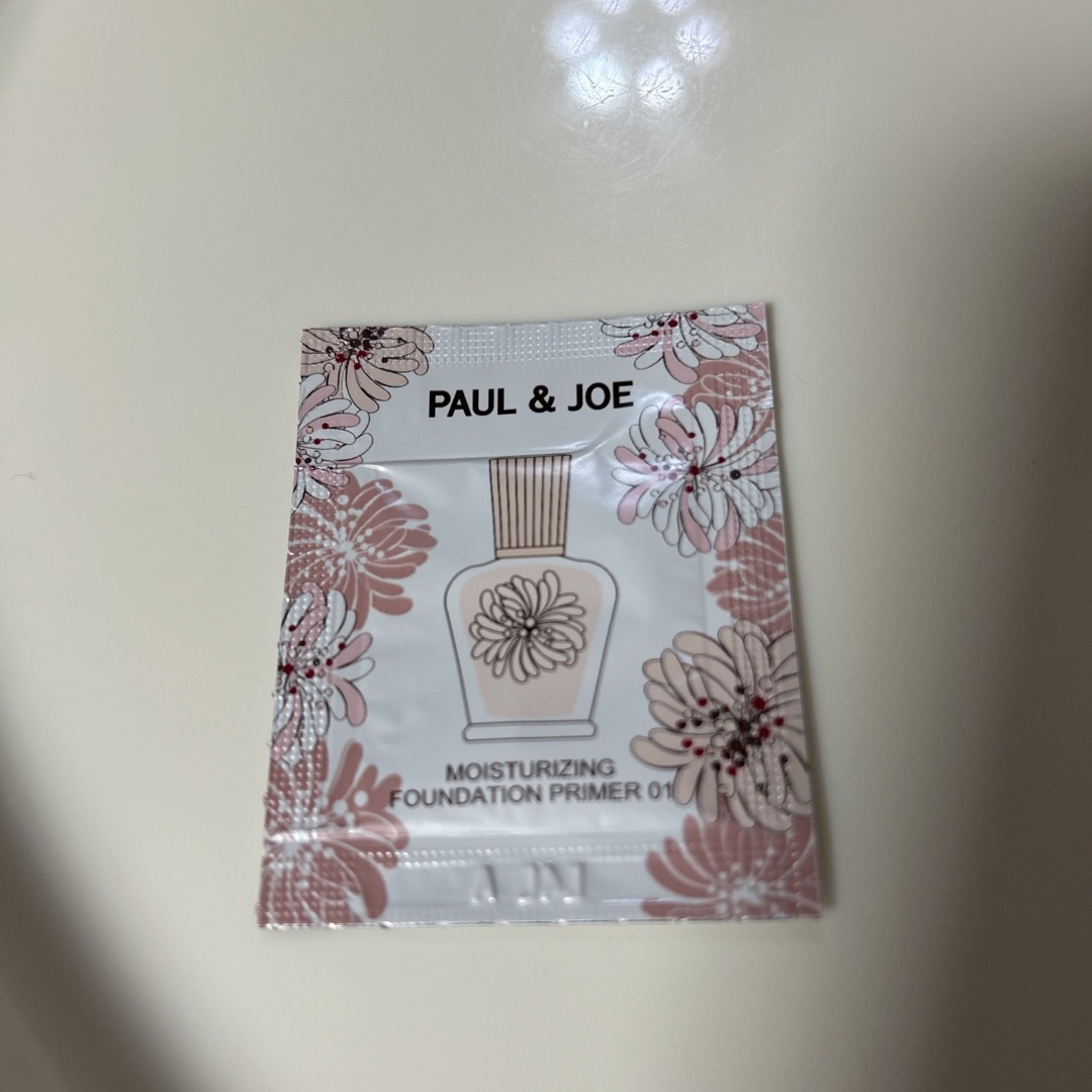 PAUL & JOE(ポールアンドジョー)のポール&ジョー　プライマー　サンプル コスメ/美容のベースメイク/化粧品(化粧下地)の商品写真