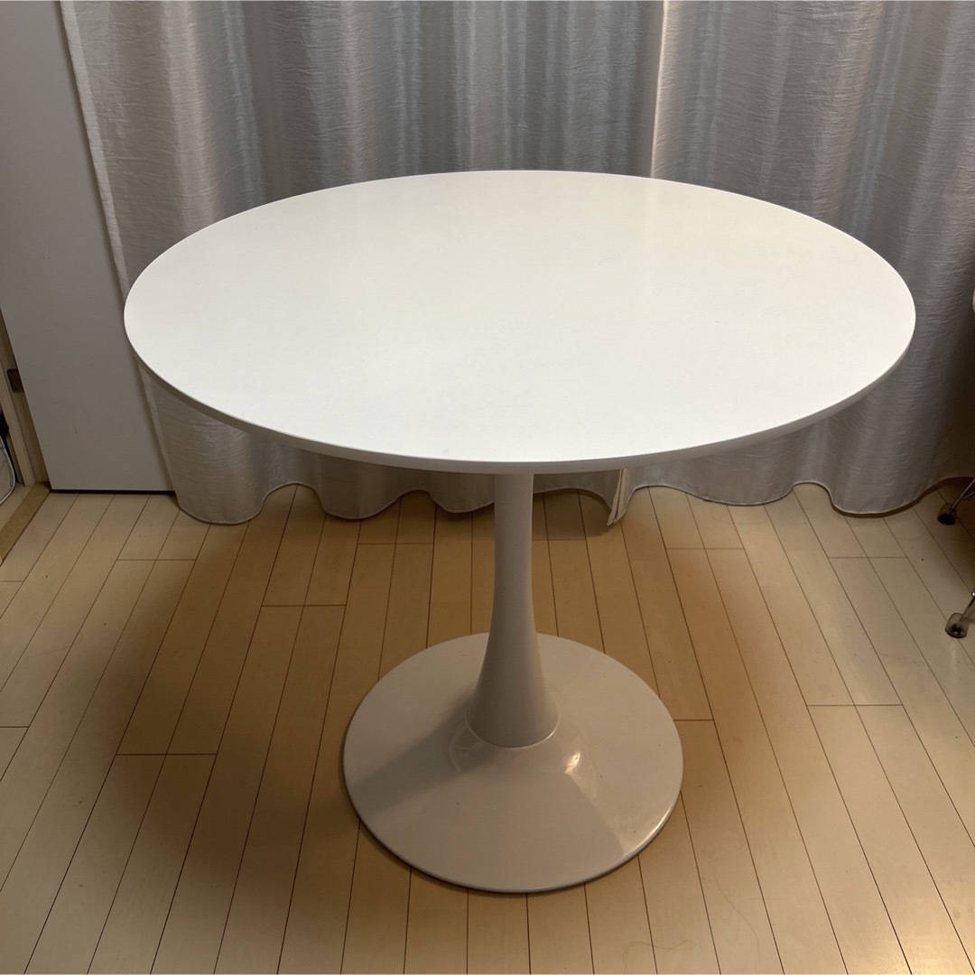 カフェテーブル　ダイニングテーブル　円テーブル　白　ホワイト　韓国　一人暮らし