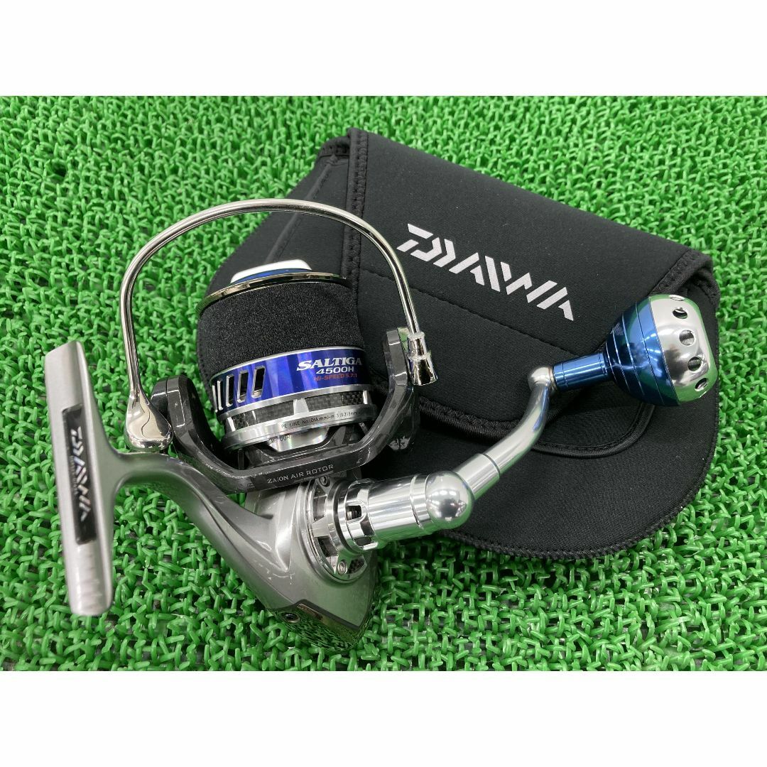 10ソルティガ4500H リール 059525 ダイワ 純正  バイク 部品 DAIWA SALTIGA スピニングリール ケース付き コンディション良好 車検 Genuine:22302210