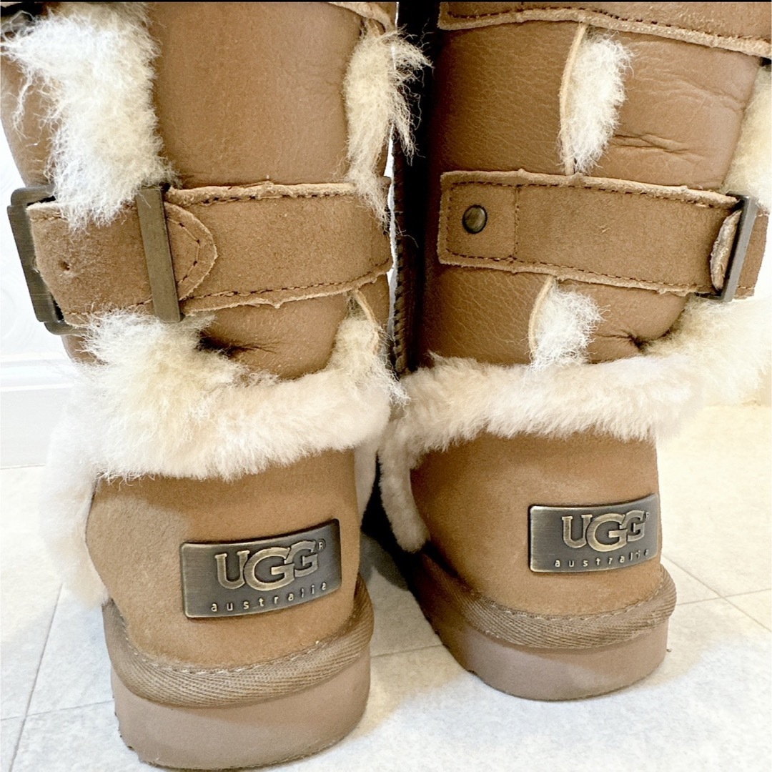 UGG(アグ)のUGG ムートンブーツ 金具プレート レディースの靴/シューズ(ブーツ)の商品写真