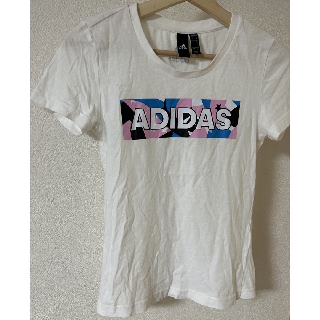 adidas(アディダス)のadidas アディダス tシャツ レディースM(小さめ) ホワイト ビックロゴ レディースのトップス(Tシャツ(半袖/袖なし))の商品写真