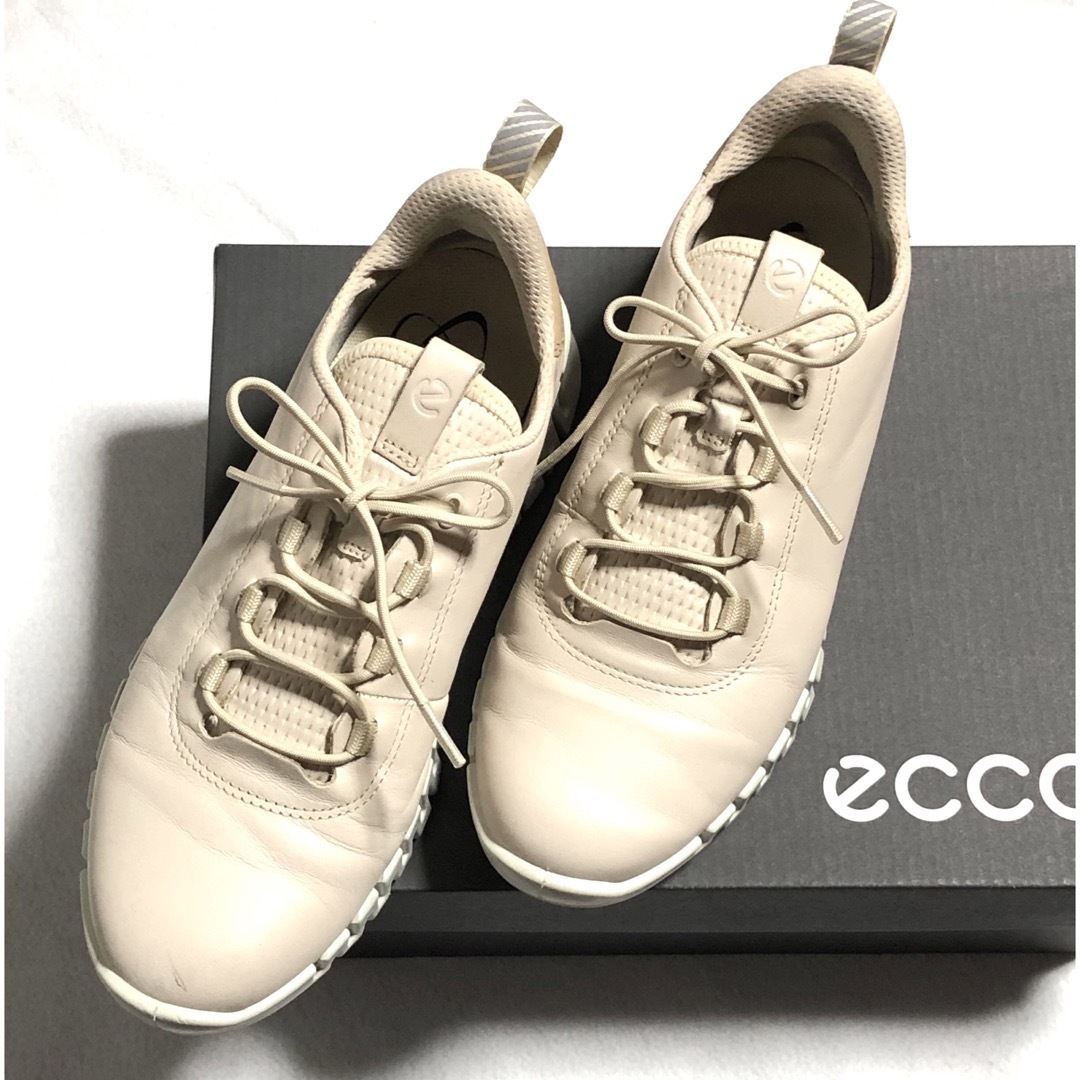 ECCO エコー スニーカー アイボリー ベージュ 39サイズ 24.5cm | フリマアプリ ラクマ