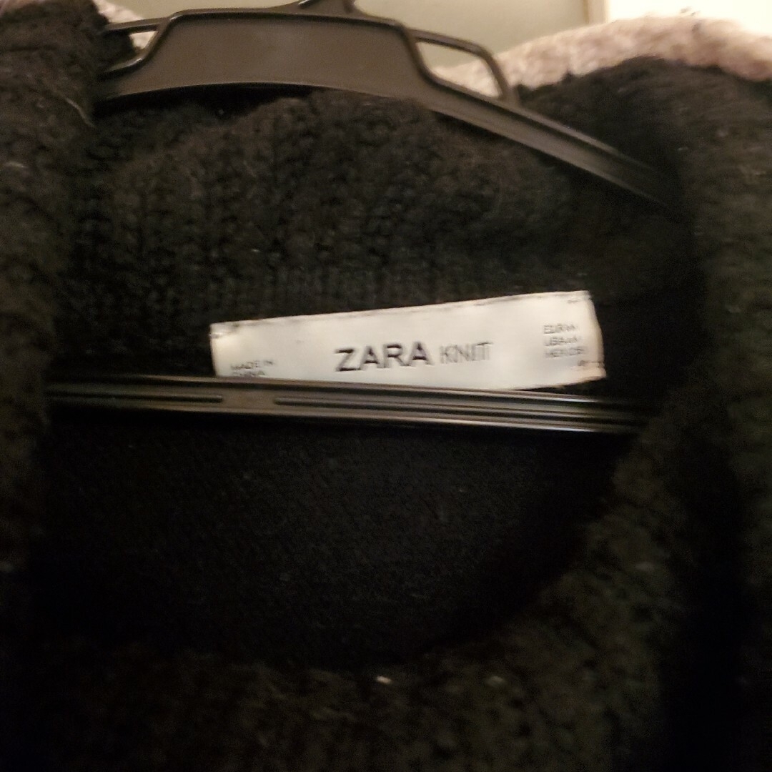 ZARA(ザラ)の金額確定❗ジェンダーレスお洒落‼️ZARAニット黒　ポンチョ羽織 メンズのジャケット/アウター(ポンチョ)の商品写真